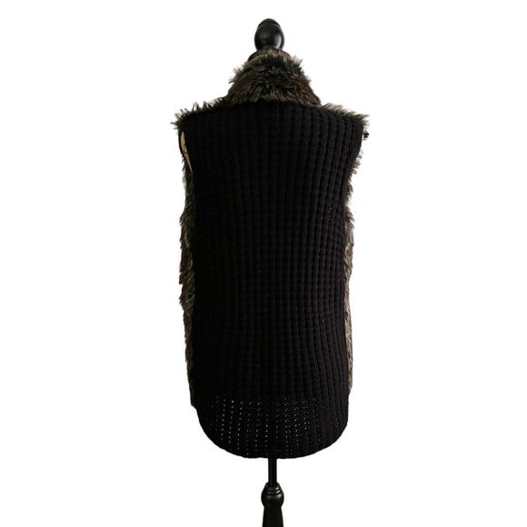 Covington Essentials Black Gray Faux Fur Sweater Vest Size Large - Picture 2 of 8